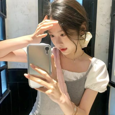 女人与高铁 海报